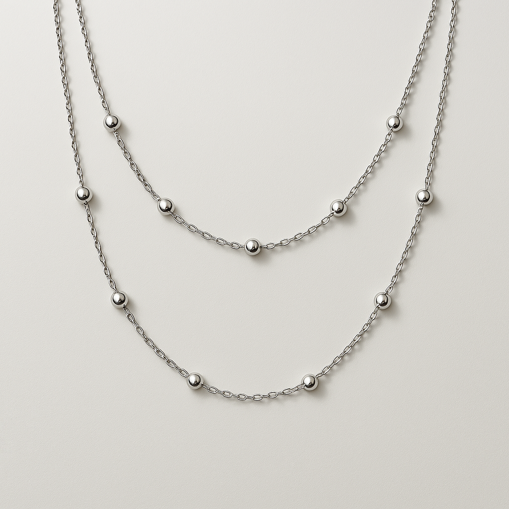 Detalles que Iluminan: Collar de Cadena con Pequeñas Esferas
