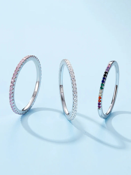 Círculo de Color: Anillo en Plata con Zirconias Brillantes en Tonos Variados