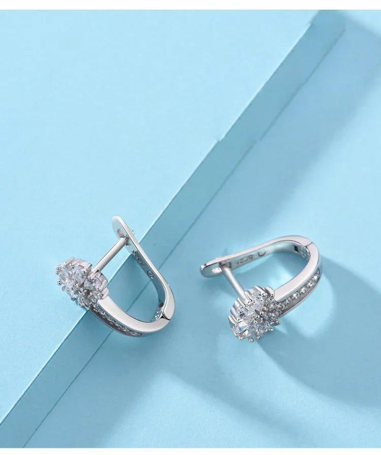 Destellos Eternos: Pendientes con Zirconias que Iluminan Tu Estilo