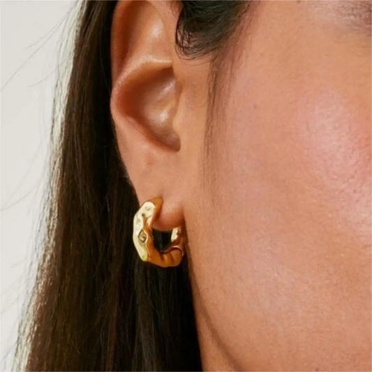 Equilibrio Natural: Aros con Forma Irregular en Plata