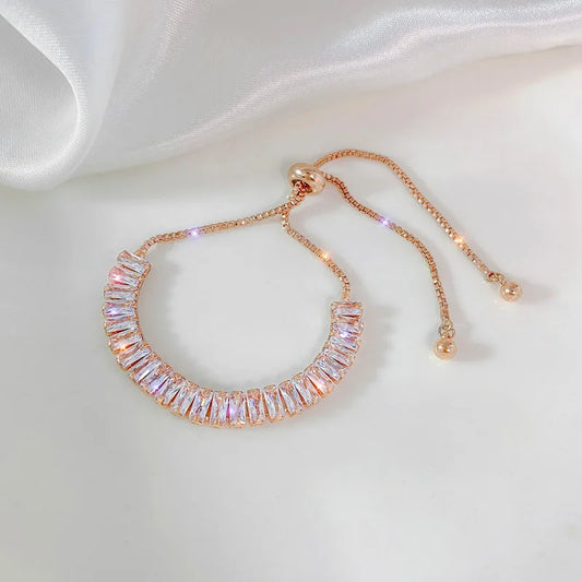 Brillo a Tu Ritmo: Pulsera Ajustable en Plata u Oro con Zirconias de Fantasía