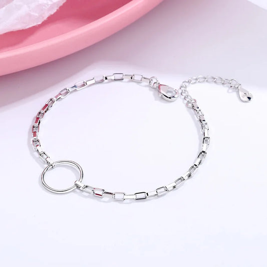 Cadenas con Alma: Pulsera en Plata con Eslabones de Patrones Variados