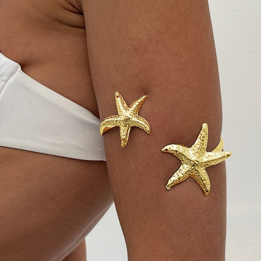 Poder Natural: Brazalete Abierto en Plata u Oro con Detalles Florales o Marinos