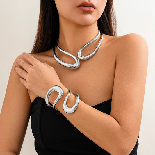 Poder Sutil: Collar y Pulsera Abiertos en Plata u Oro de Diseño Macizo