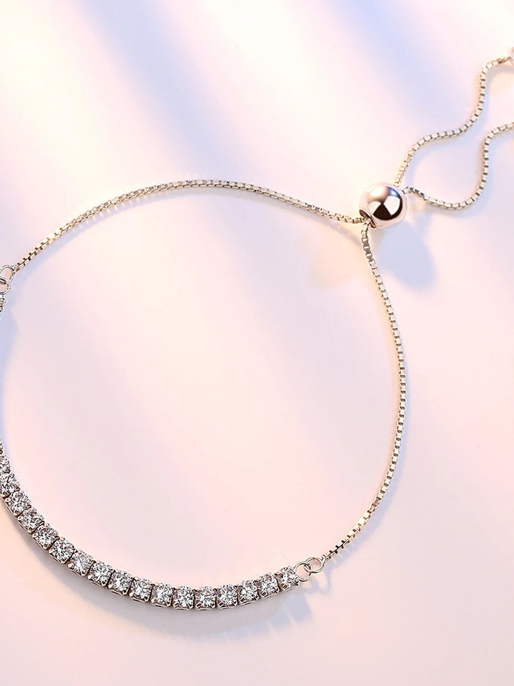 Encaje Perfecto: Pulsera Ajustable en Plata con Zirconias