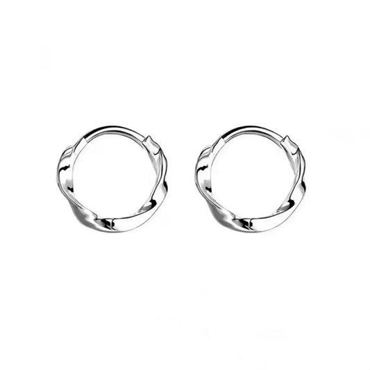 Equilibrio Natural: Aros con Forma Irregular en Plata