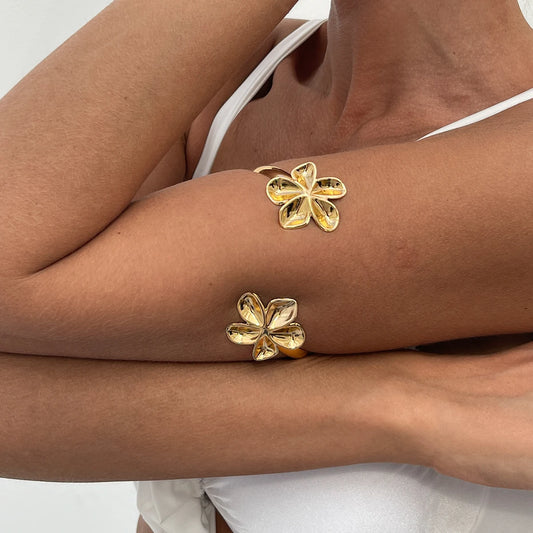 Poder Natural: Brazalete Abierto en Plata u Oro con Detalles Florales o Marinos