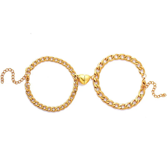 Mitades que Encuentran: Pulseras de Cadena con Medio Corazón Magnético