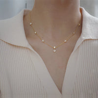 Luz Delicada: Collar Fino con Perlas o Zirconias
