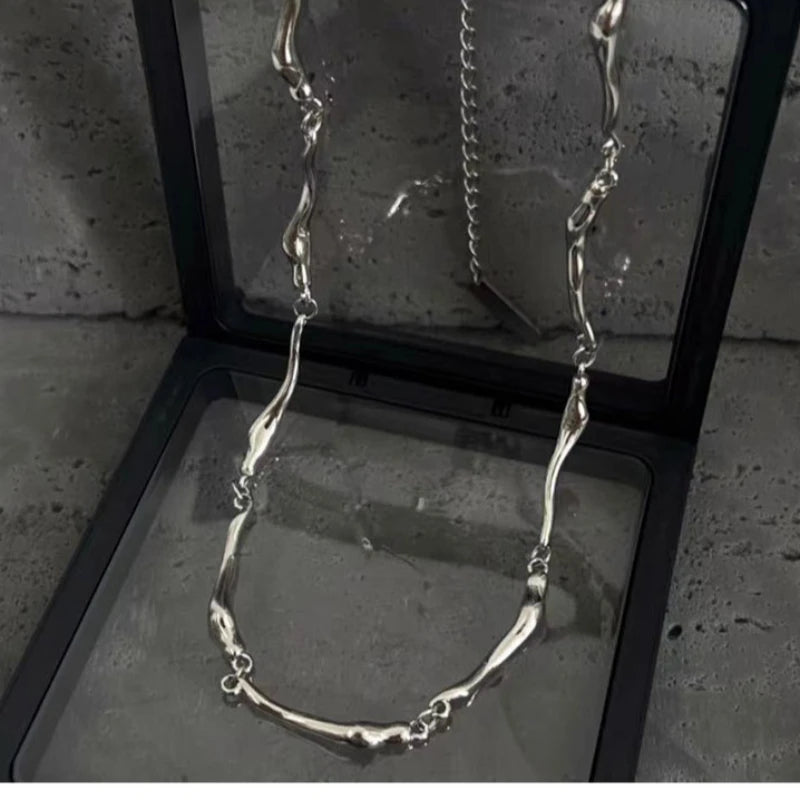 Diseño Libre: Collar en Plata con Cadena Irregular﻿