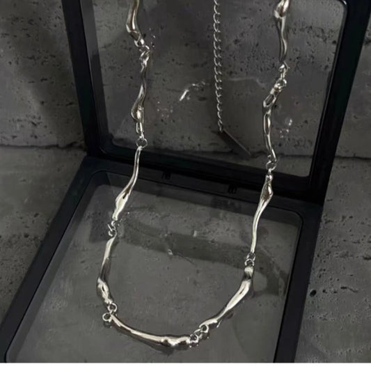 Diseño Libre: Collar en Plata con Cadena Irregular﻿