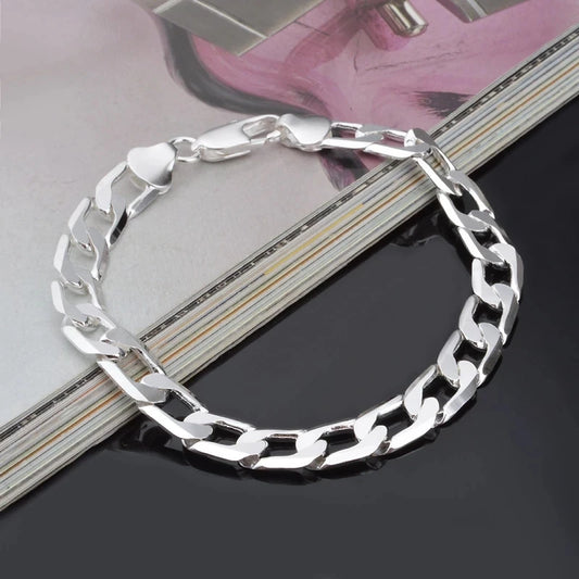 A Tu Ritmo: Pulsera de Cadena en Plata Disponible en Varios Grosores