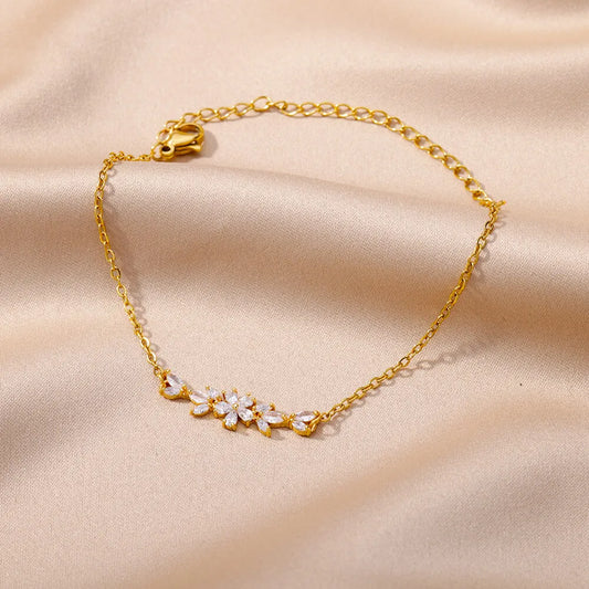 Flores que Acompañan: Pulsera Ajustable en Plata u Oro con Charms Florales