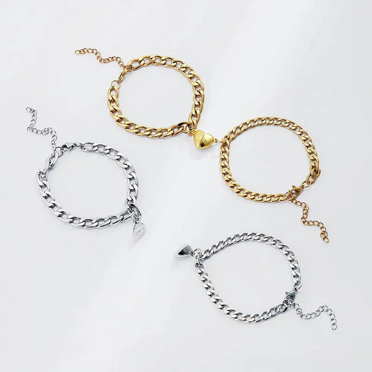 Mitades que Encuentran: Pulseras de Cadena con Medio Corazón Magnético