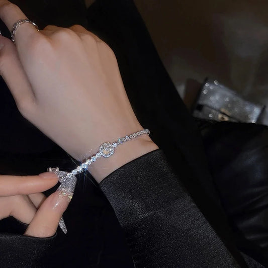 Brillo a Tu Ritmo: Pulsera Ajustable en Plata u Oro con Zirconias de Fantasía