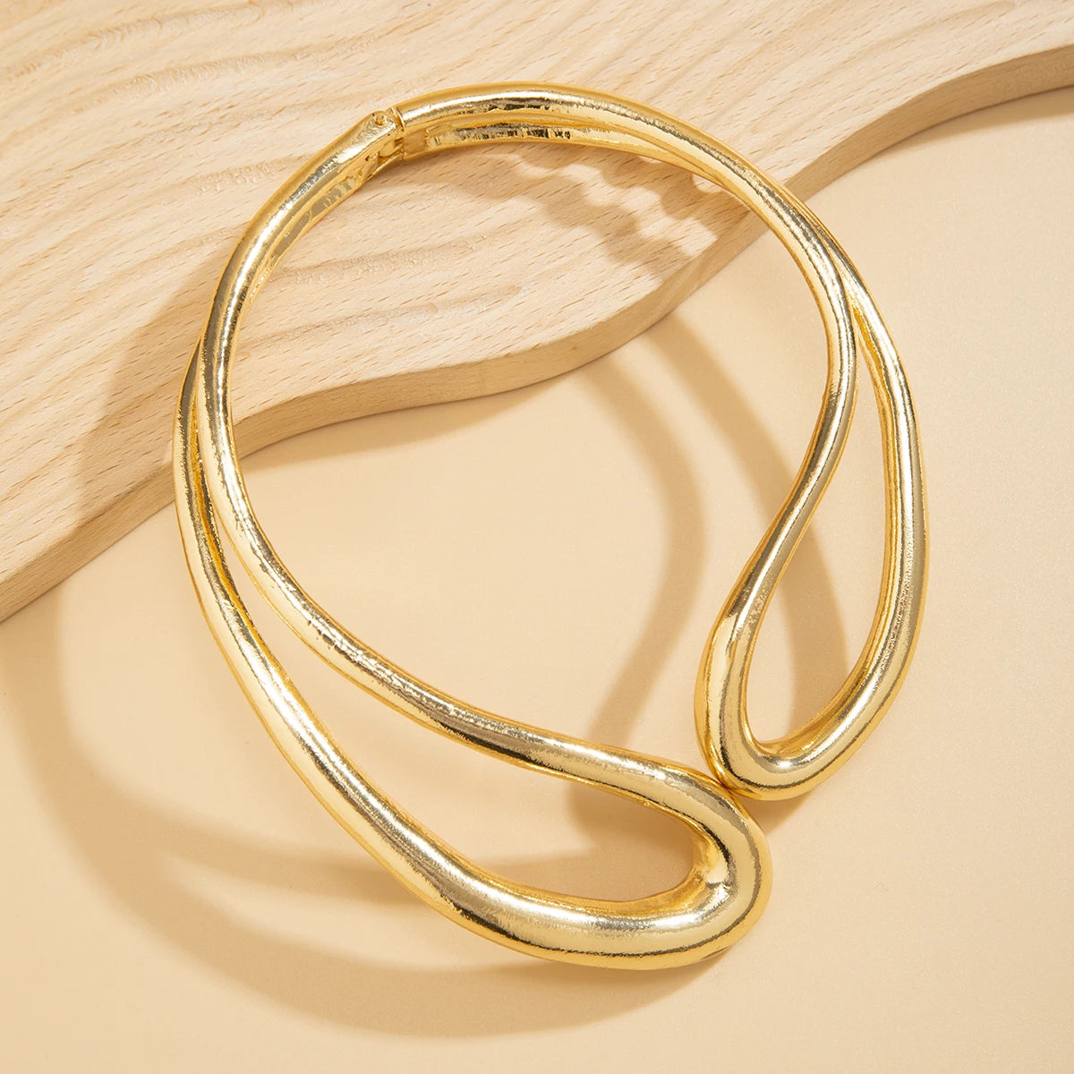 Poder Sutil: Collar y Pulsera Abiertos en Plata u Oro de Diseño Macizo
