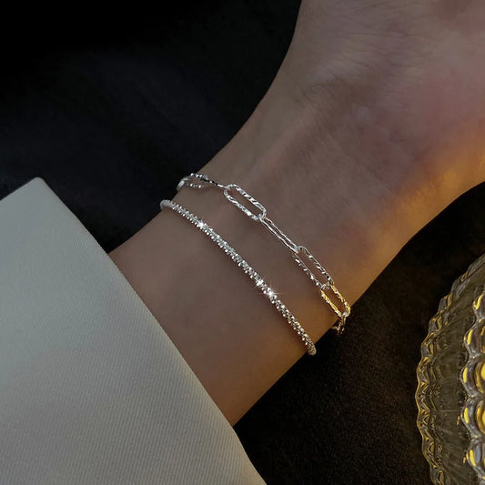 Doble Encanto: Pulseras en Plata en Modelos Combinados