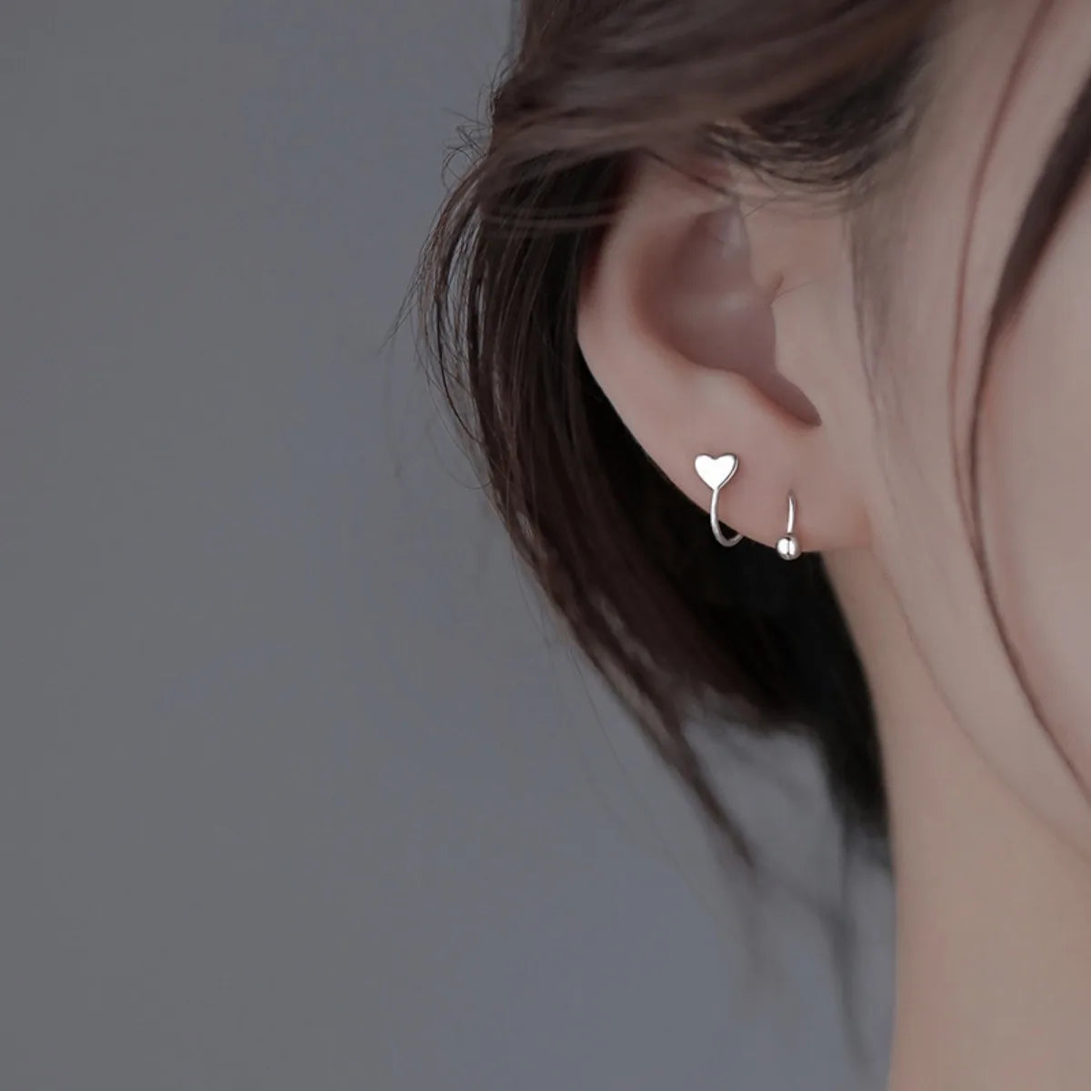 Brillo con Intención: Mini Studs con Corazón o Estrella en Plata
