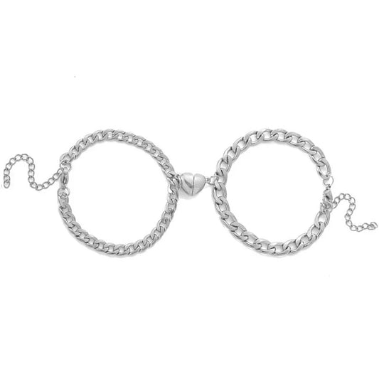 Mitades que Encuentran: Pulseras de Cadena con Medio Corazón Magnético