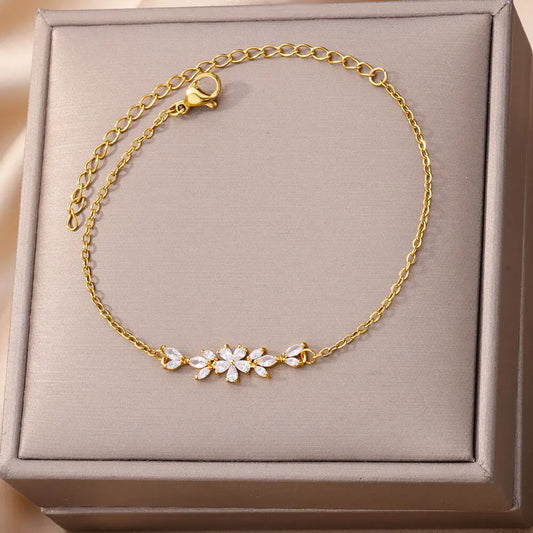 Flores que Acompañan: Pulsera Ajustable en Plata u Oro con Charms Florales
