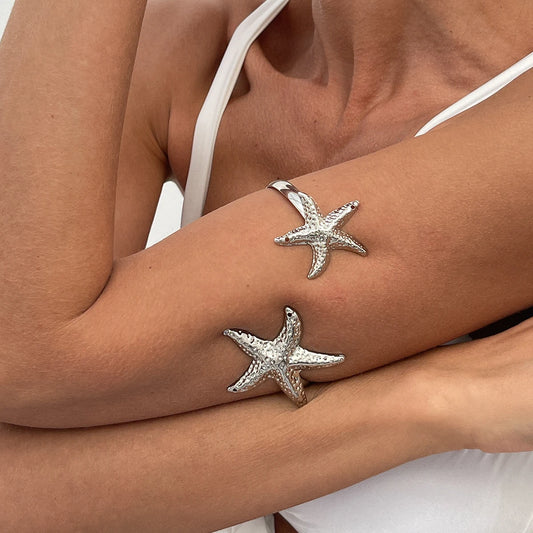Poder Natural: Brazalete Abierto en Plata u Oro con Detalles Florales o Marinos