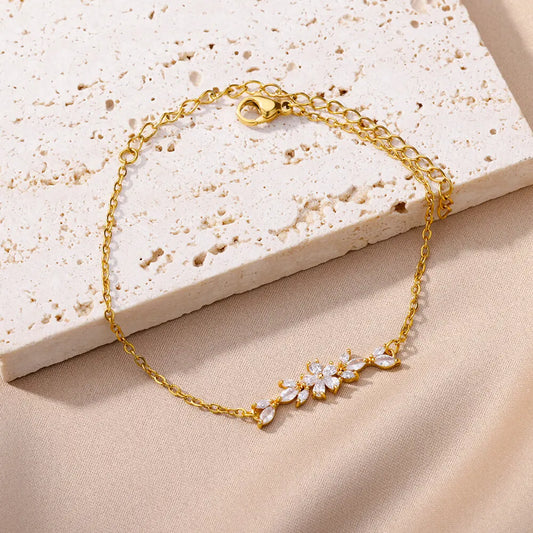 Flores que Acompañan: Pulsera Ajustable en Plata u Oro con Charms Florales