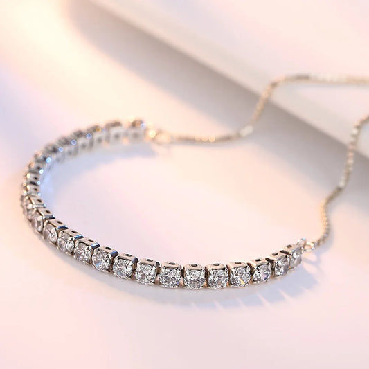 Encaje Perfecto: Pulsera Ajustable en Plata con Zirconias