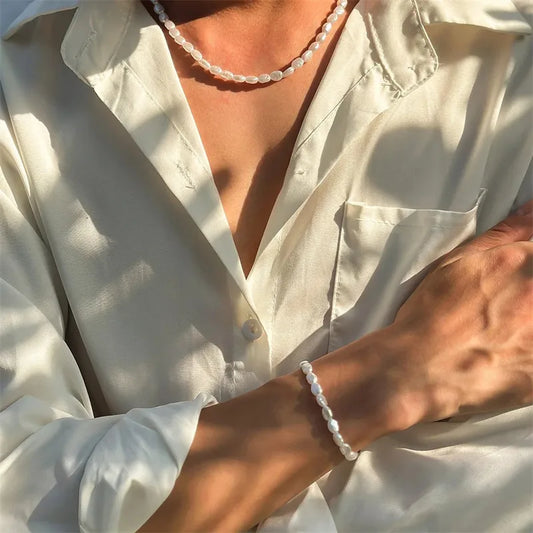 Título: "Perlas en Armonía: Choker o Pulsera de Estilo Refinado
