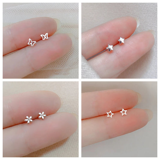 Pequeños Destellos: Mini Studs en Plata con Diseños Delicados