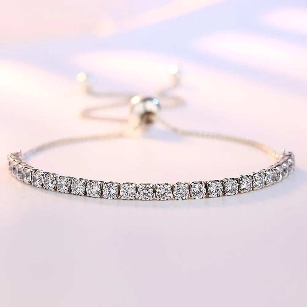 Encaje Perfecto: Pulsera Ajustable en Plata con Zirconias