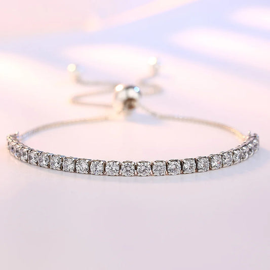 Encaje Perfecto: Pulsera Ajustable en Plata con Zirconias