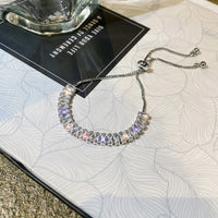 Brillo a Tu Ritmo: Pulsera Ajustable en Plata u Oro con Zirconias de Fantasía