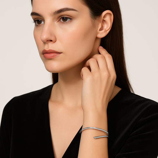 Pulsera Gota de Plata — Elegancia Pura, Inspiración Orgánica