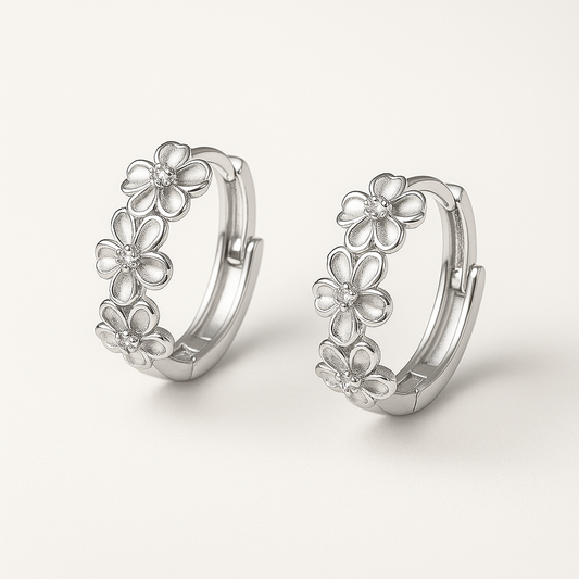 Flores en Plata: Pendientes Florales en Plata