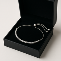 Encaje Perfecto: Pulsera Ajustable en Plata con Zirconias