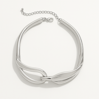 Forma Libre: Collar Macizo en Oro o Plata con Diseño Irregular
