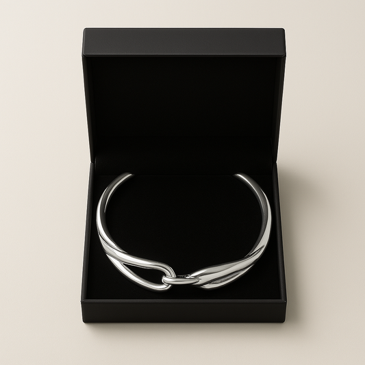 Forma Libre: Collar Macizo en Oro o Plata con Diseño Irregular