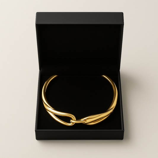 Forma Libre: Collar Macizo en Oro o Plata con Diseño Irregular